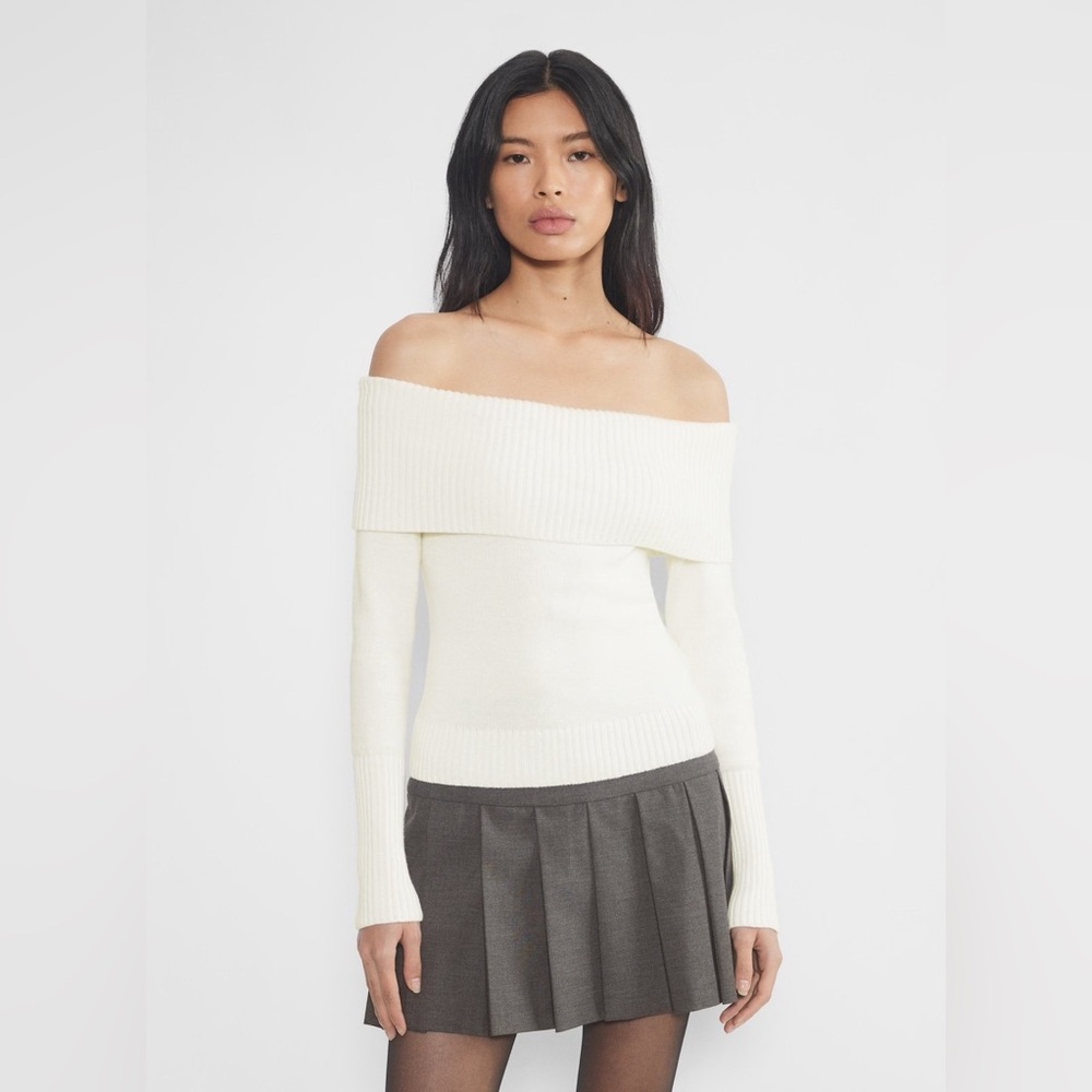 Aritzia Sunday Best Topaz Off-the-Shoulder Sweater in Cream